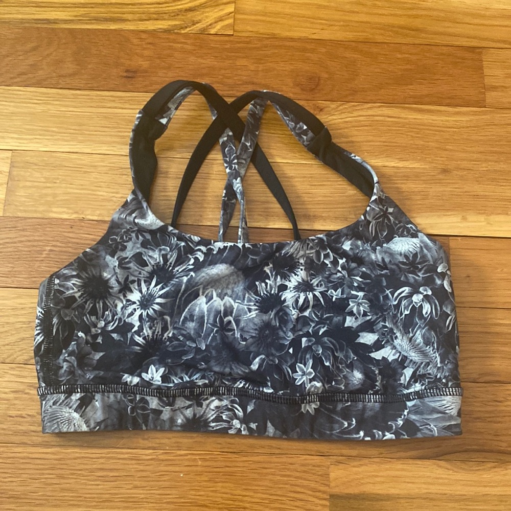 Lululemon sports bra